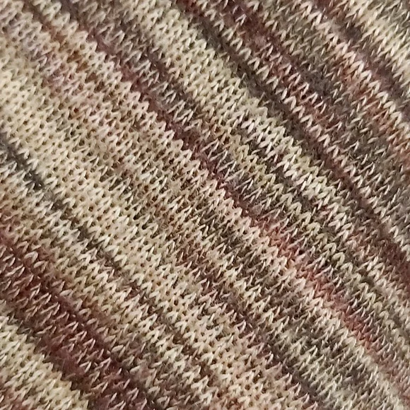 Cute sweater - Picture 2 of 3